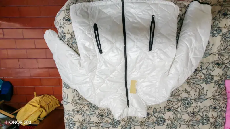 Chaqueta Michael Kors acolchada blanca con cierre - 2