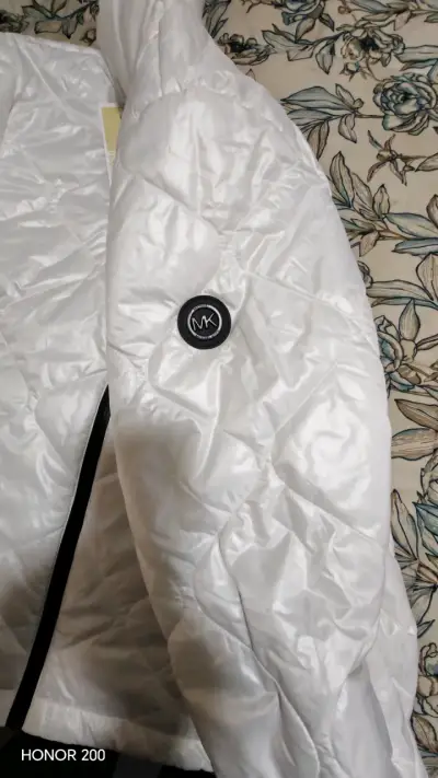 Chaqueta Michael Kors acolchada blanca con cierre - miniatura 3