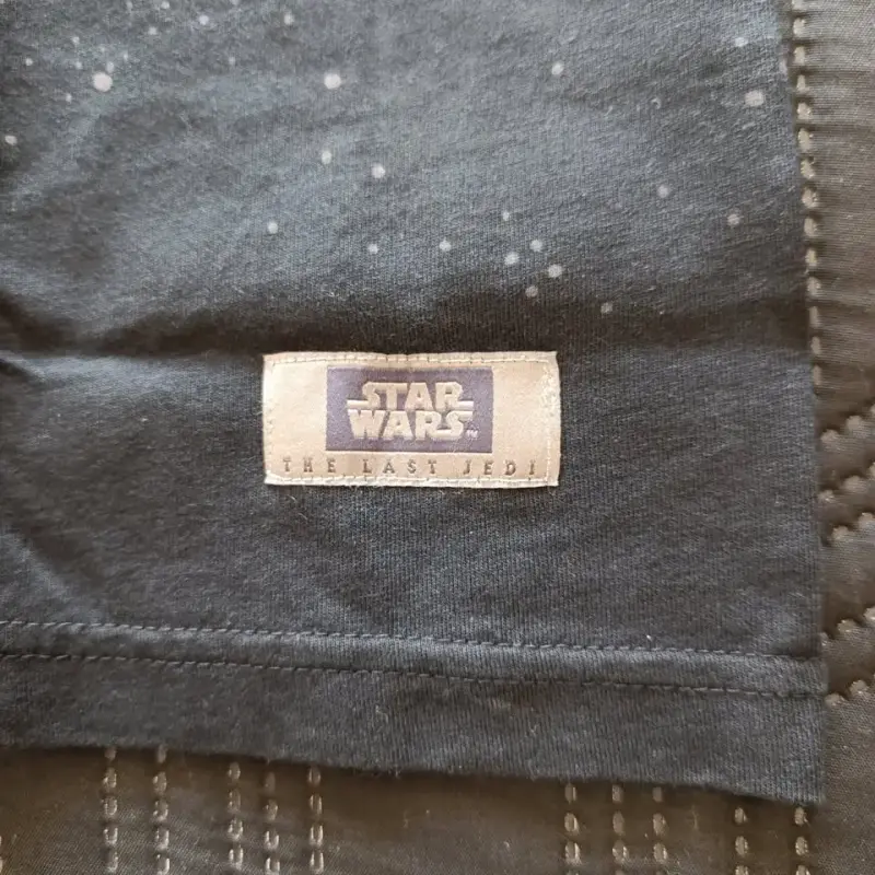 Polera original Star Wars negra Uniqlo - 4