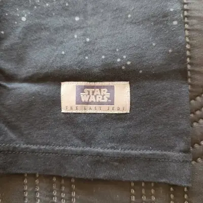 Polera original Star Wars negra Uniqlo - miniatura 4