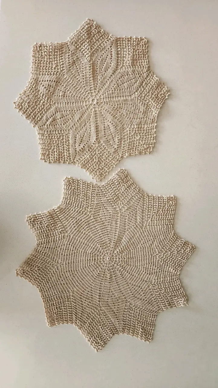 2 manteles tejidos a crochet, años 80 - 1
