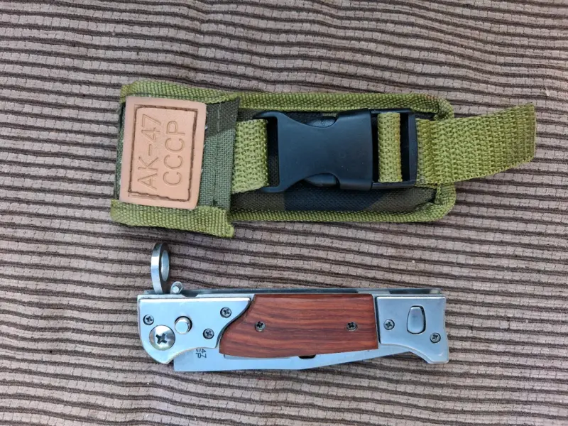 Cuchillo plegable AK-47 con funda - 3