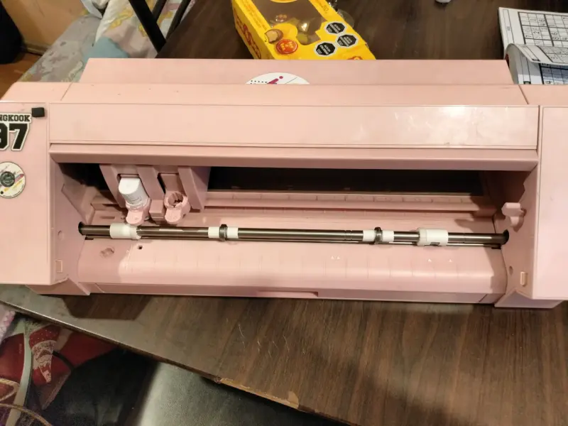Plotter de corte rosa para manualidades - 2