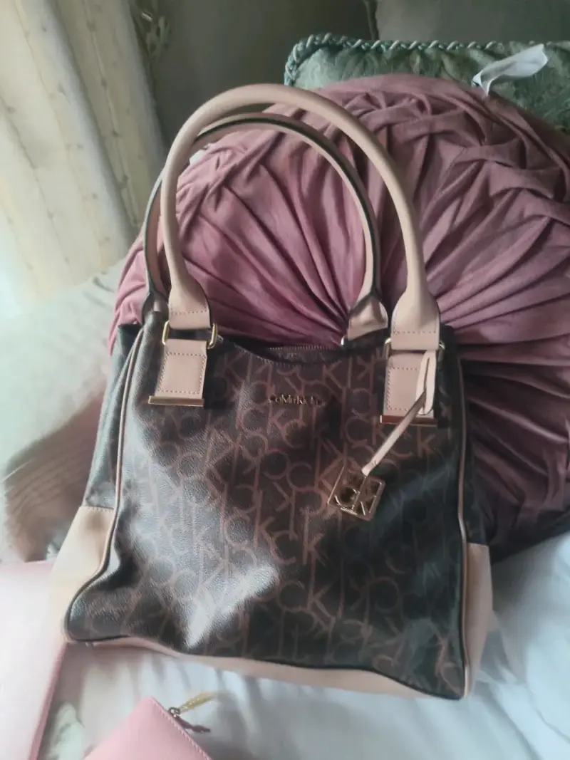 Bolso Calvin Klein marrón con monograma - 5