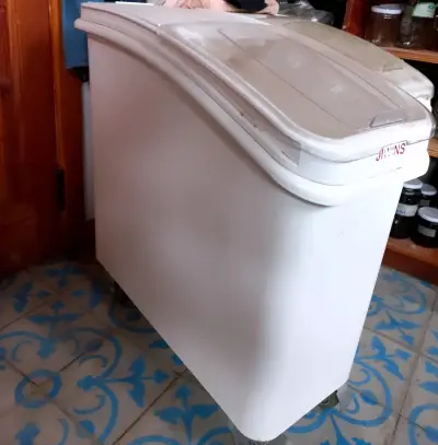 Contenedor de almacenamiento con ruedas - miniatura 1