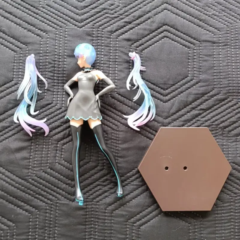 Figura coleccionable Hatsune Miku con base - 4