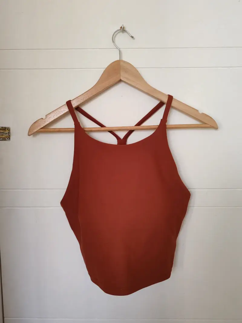 Top deportivo Old Navy color terracota - 1