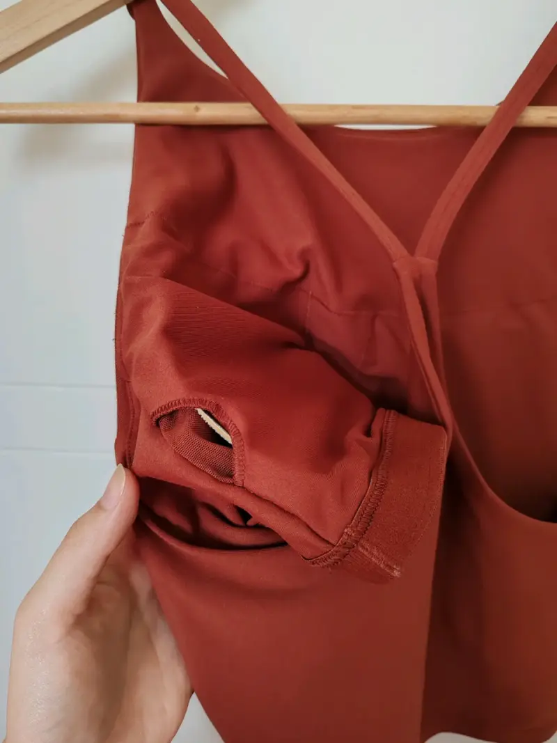 Top deportivo Old Navy color terracota - 2