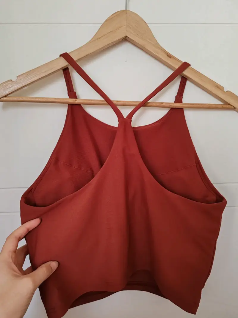 Top deportivo Old Navy color terracota - 3