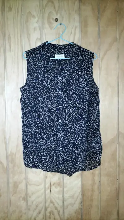 Blusa sin mangas estampada University - miniatura 1