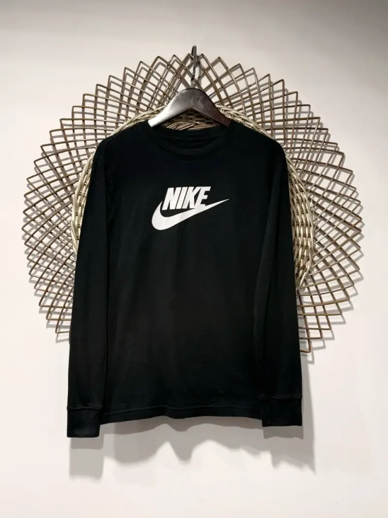 Polera manga larga Nike negra - 1