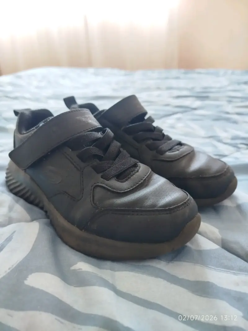 Zapatillas negras talla 28 para niños con velcro - 1