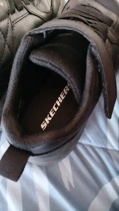Zapatillas negras  talla 28 para niños con velcro - miniatura 2