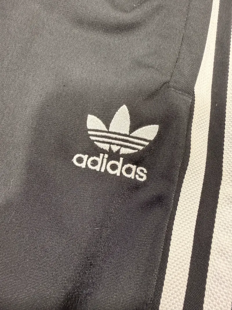 Pantalones deportivos Adidas negros con franjas - 3