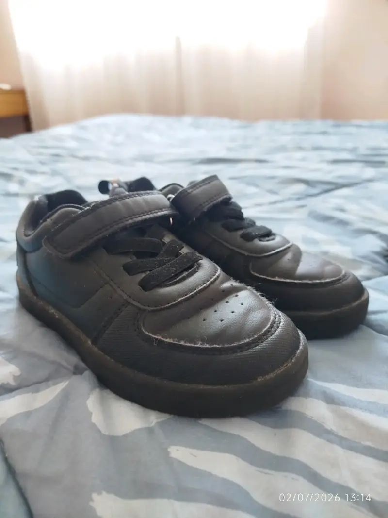 Zapatillas escolares negras talla 29 para niños - 1
