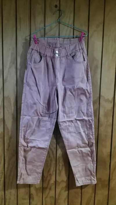 Pantalones rosados de mujer con cintura elástica - miniatura 2