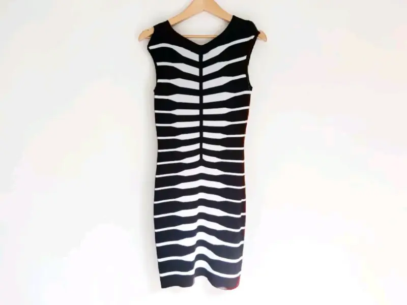 Vestido Ajustado Calvin Klein Talla M - 1