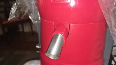 Extractor de jugos Oster rojo y gris - miniatura 5