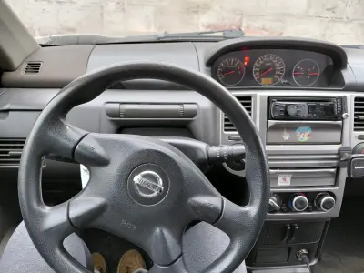 SUV familiar en buen estado, color plateado - miniatura 4