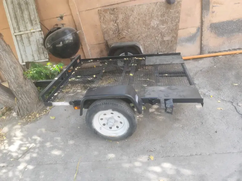 Carro de arrastre metálico usado - 1