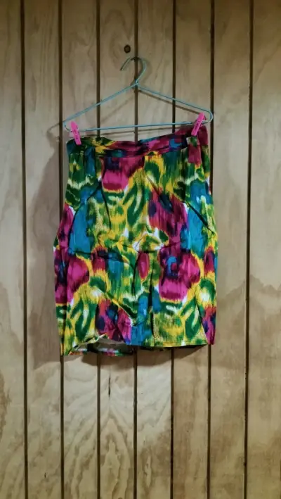 Falda corta estampada multicolor - miniatura 1