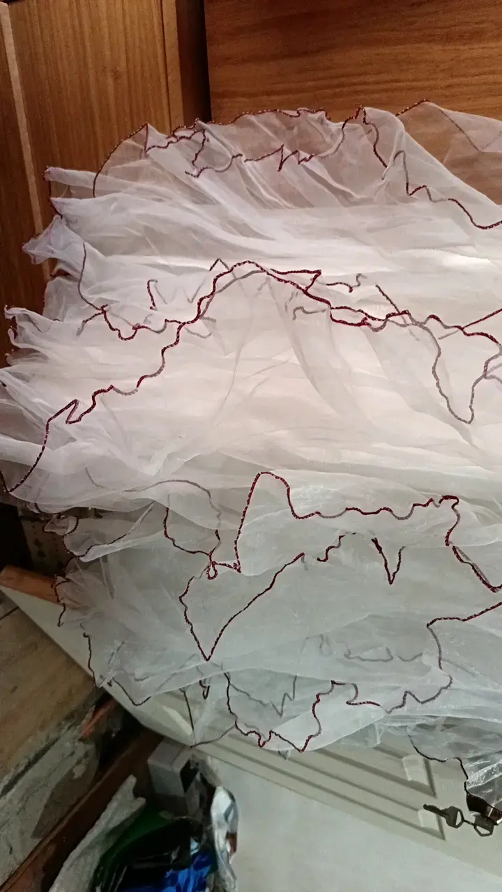 Vestido de fiesta blanco con volantes - 2