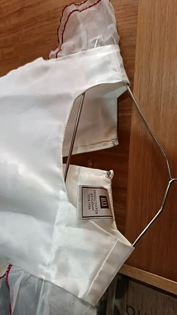 Vestido de fiesta blanco con volantes - 3
