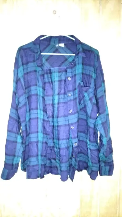 Camisa de franela a cuadros azul y verde - miniatura 4
