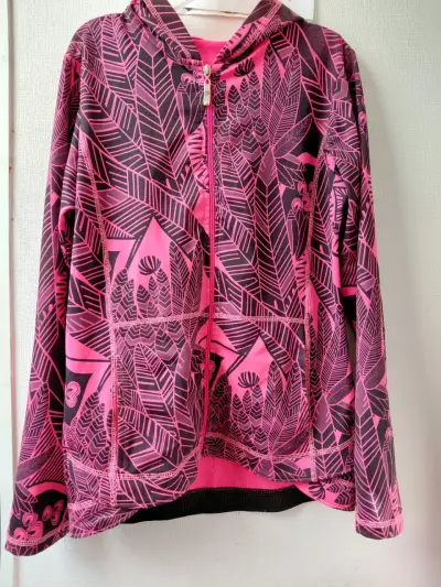 Polerón con capucha estampado rosa y negro - miniatura 1