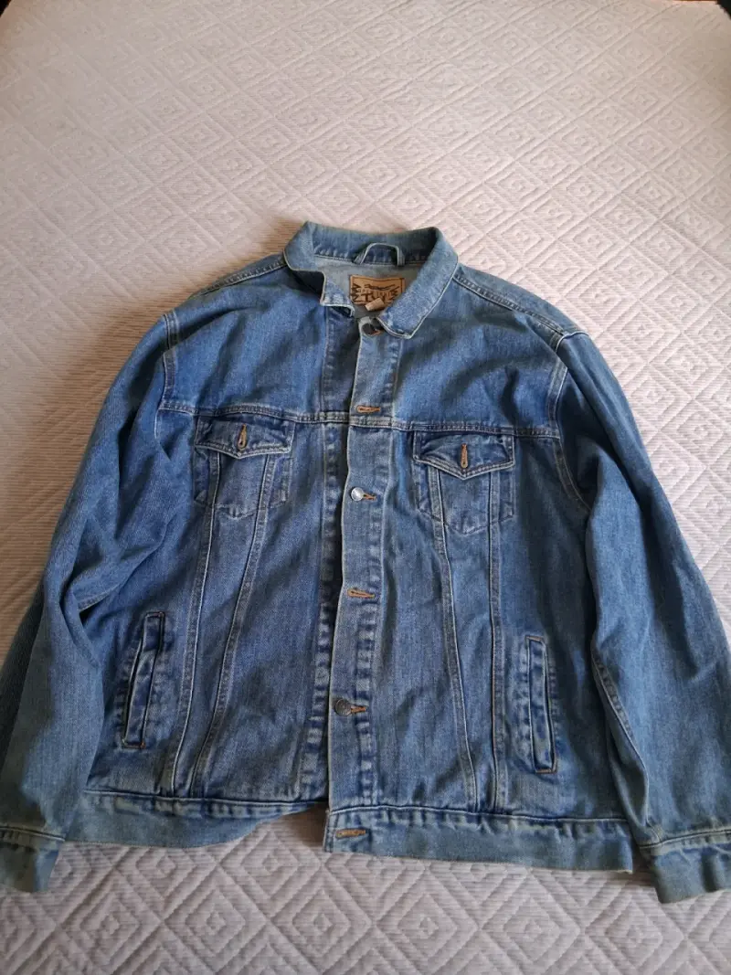 Chaqueta de mezclilla Levi's azul clásica