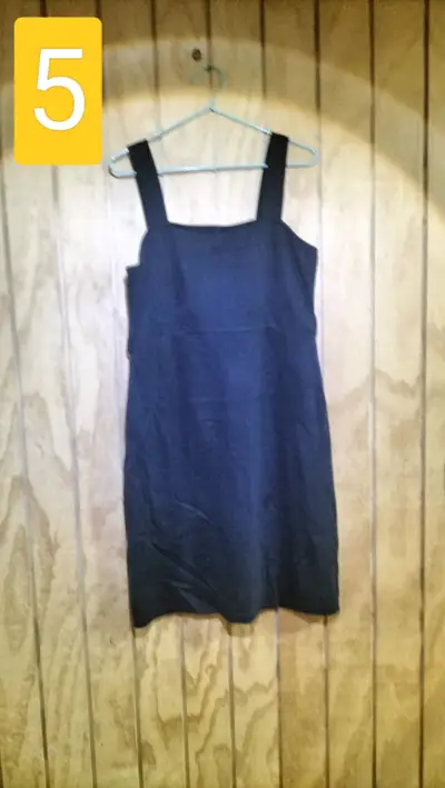 Vestido negro casual sin mangas - miniatura 2