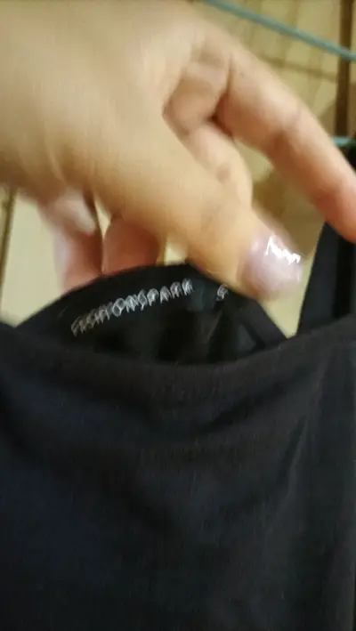 Vestido negro casual sin mangas - miniatura 3