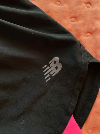 Shorts deportivos New Balance negros - miniatura 3