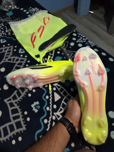 Zapatillas de fútbol Adidas F50 amarillas - miniatura 2