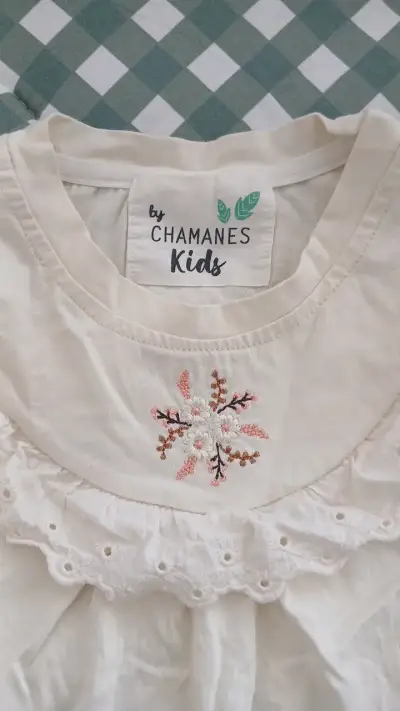 Blusa infantil blanca con bordado Chamanes Kids - miniatura 2