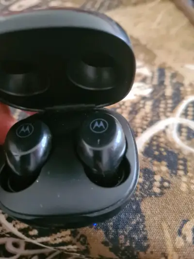 Audífonos inalámbricos Motorola con estuche - miniatura 1