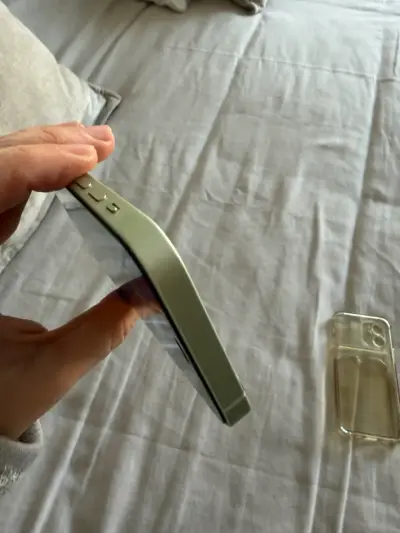 iPhone 12 verde con caja y accesorios - miniatura 2