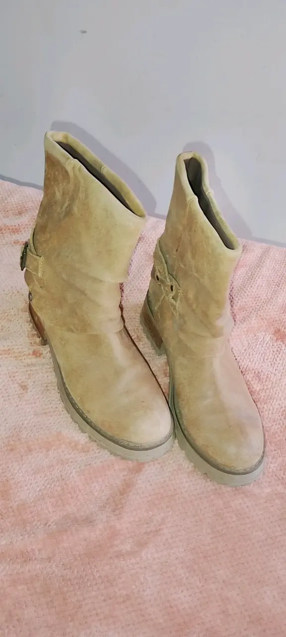 Botas de gamuza cuero color beige para mujer - 1