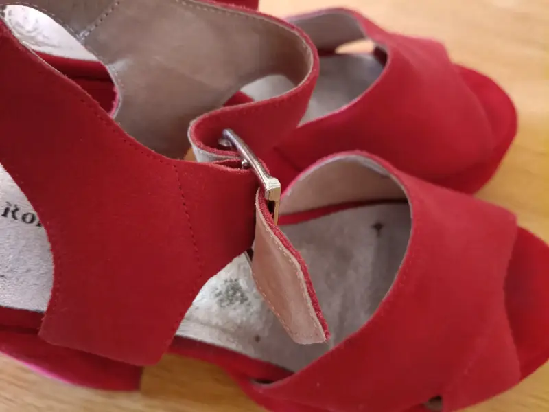 Sandalias de tacón alto rojas de gamuza 39 - 5