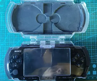 Consola portátil Sony PSP con estuche - miniatura 2