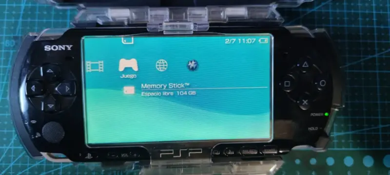 Consola portátil Sony PSP con estuche - 6