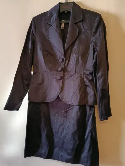 Traje de mujer formal talla 38 - miniatura 2