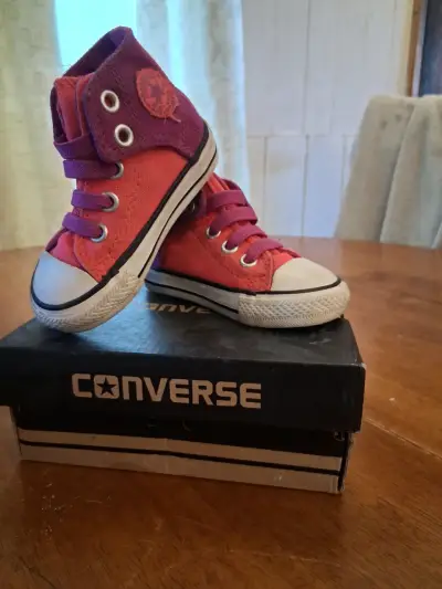 Zapatillas Converse para niña color rosa y morado - miniatura 1