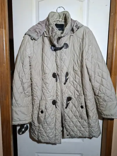 Abrigo beige con gorro desmontable - miniatura 1