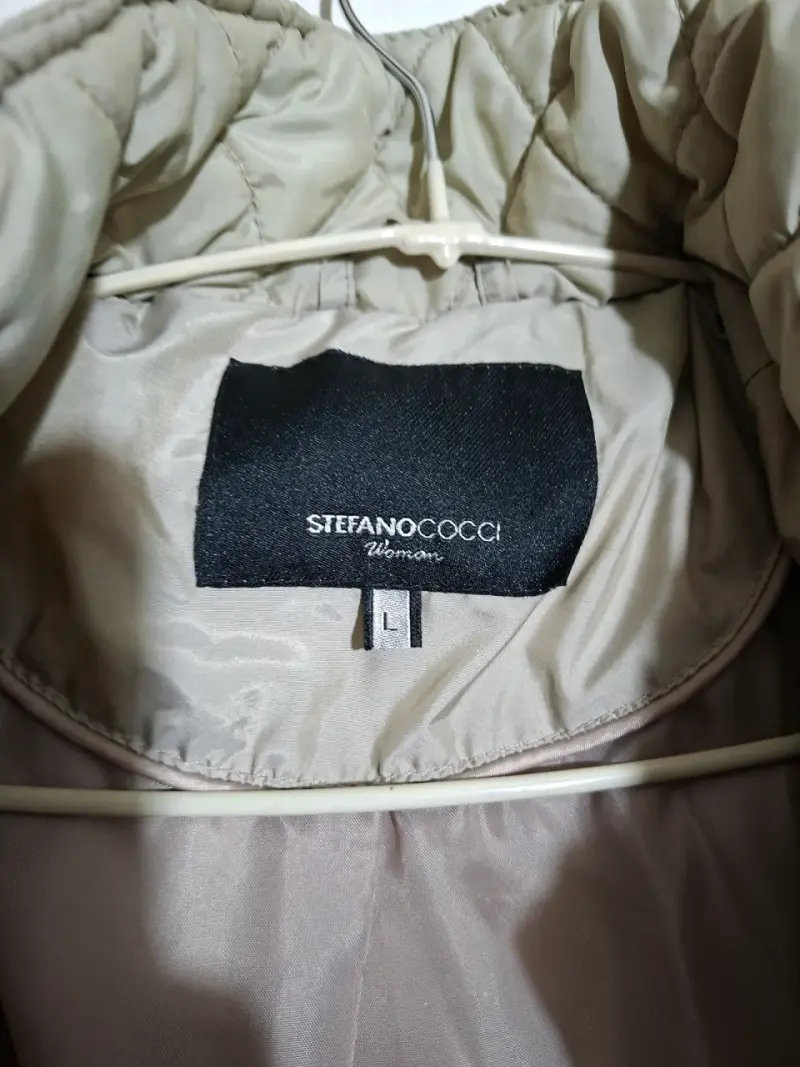 Abrigo beige con gorro desmontable - 3