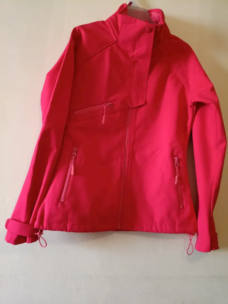Chaqueta impermeable softshell roja para mujer - 2