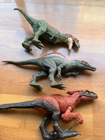 Set de 6 figuras de dinosaurios - miniatura 3
