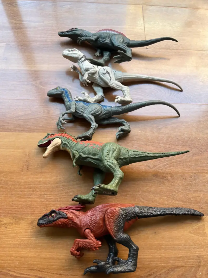 Set de 6 figuras de dinosaurios - 5