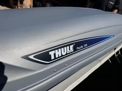 Baúl de techo Portaequipaje Thule Pacific 700 - miniatura 6