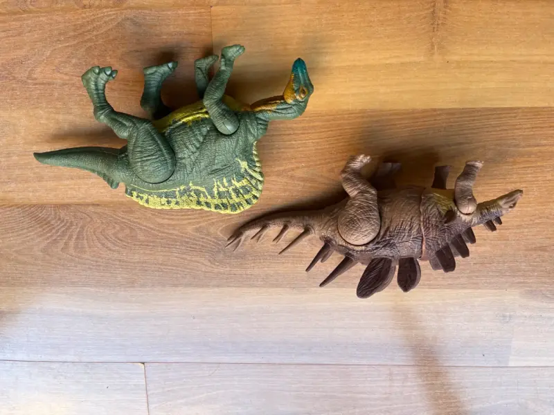 Figuras de dinosaurios de juguete - 1